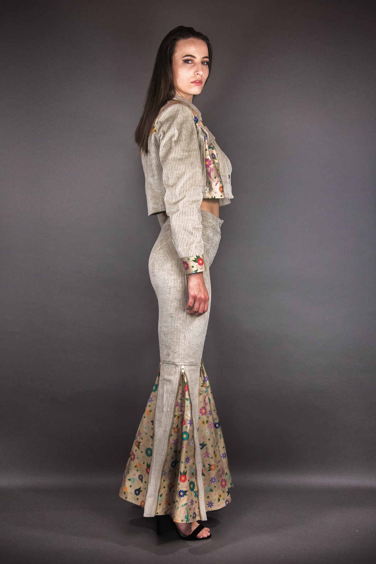 Hose aus Cord mit Zipps und Godets "FLOWERS" - beige - Manuel Essl Design