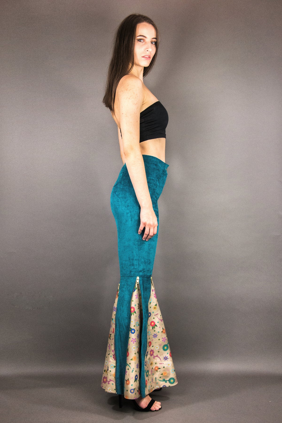 Hose aus Cord mit Zipps und Godets "FLOWERS" - ONE SIZE
