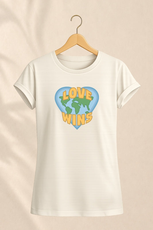T-Shirt "LOVE WINS" - champagner