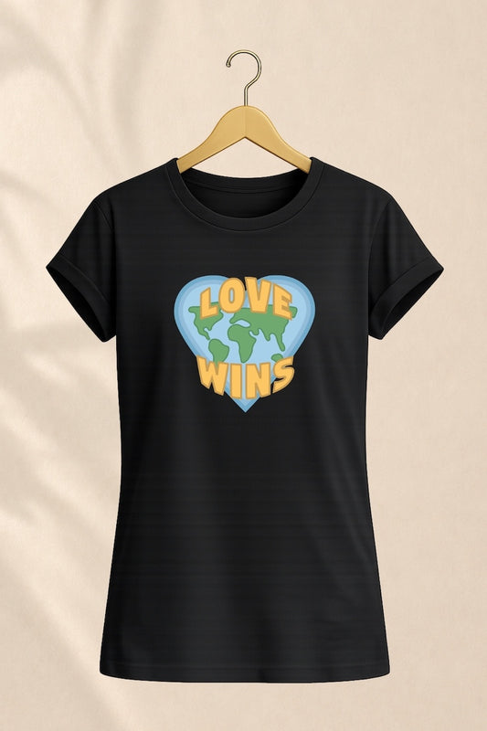 T-Shirt "LOVE WINS" - schwarz